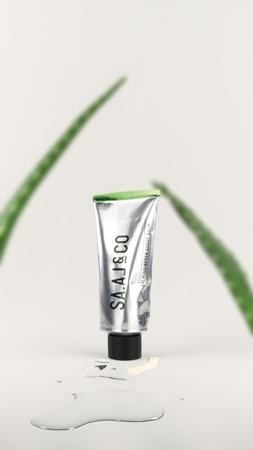 化粧水・ローション・トナー SAUVAGE APRES-RASAGE AFTER-SHAVE BALM Amazon.co.jp: クリスチャンディオール Sauvage After Shave